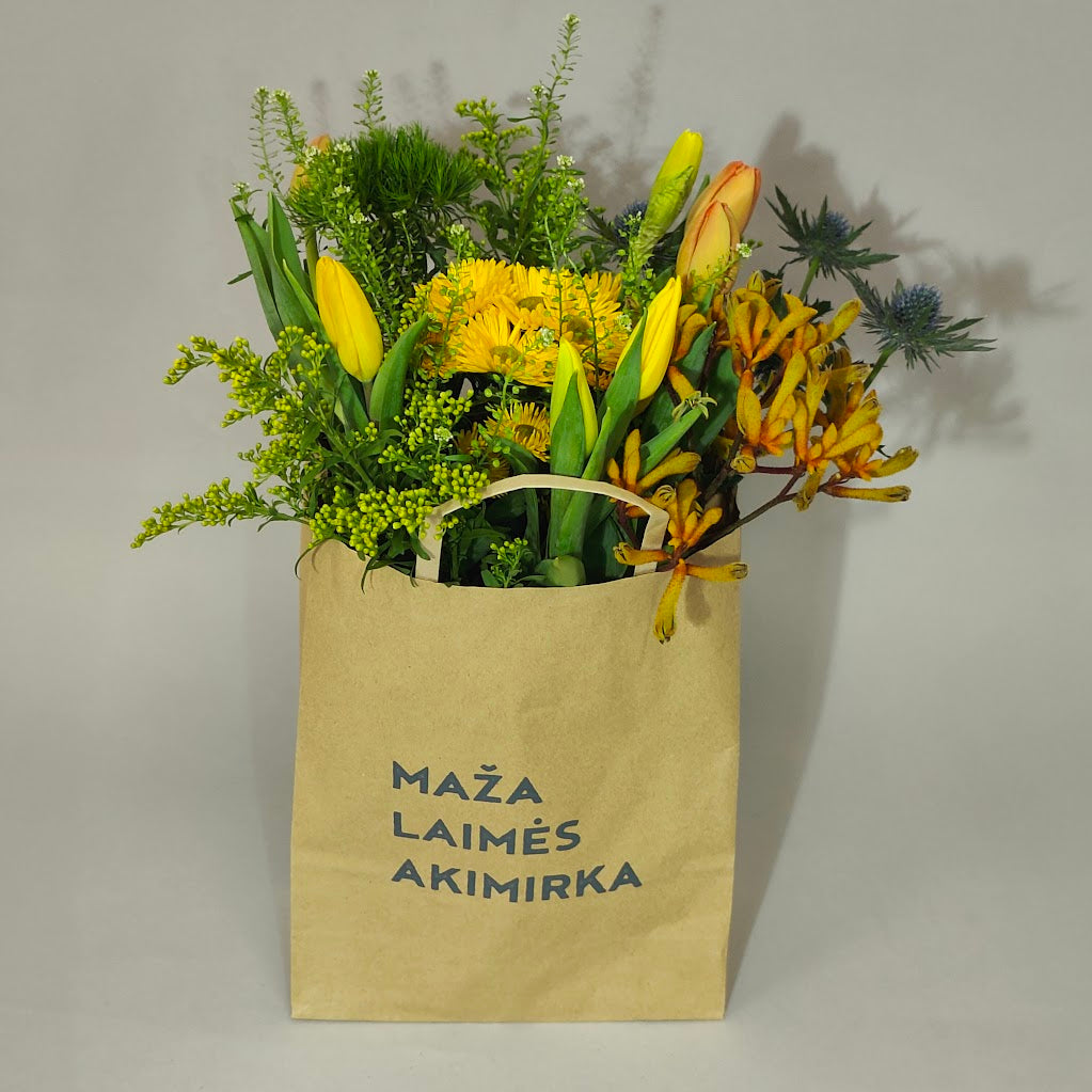 Gėlių krepšelis "Maža laimės akimirka"