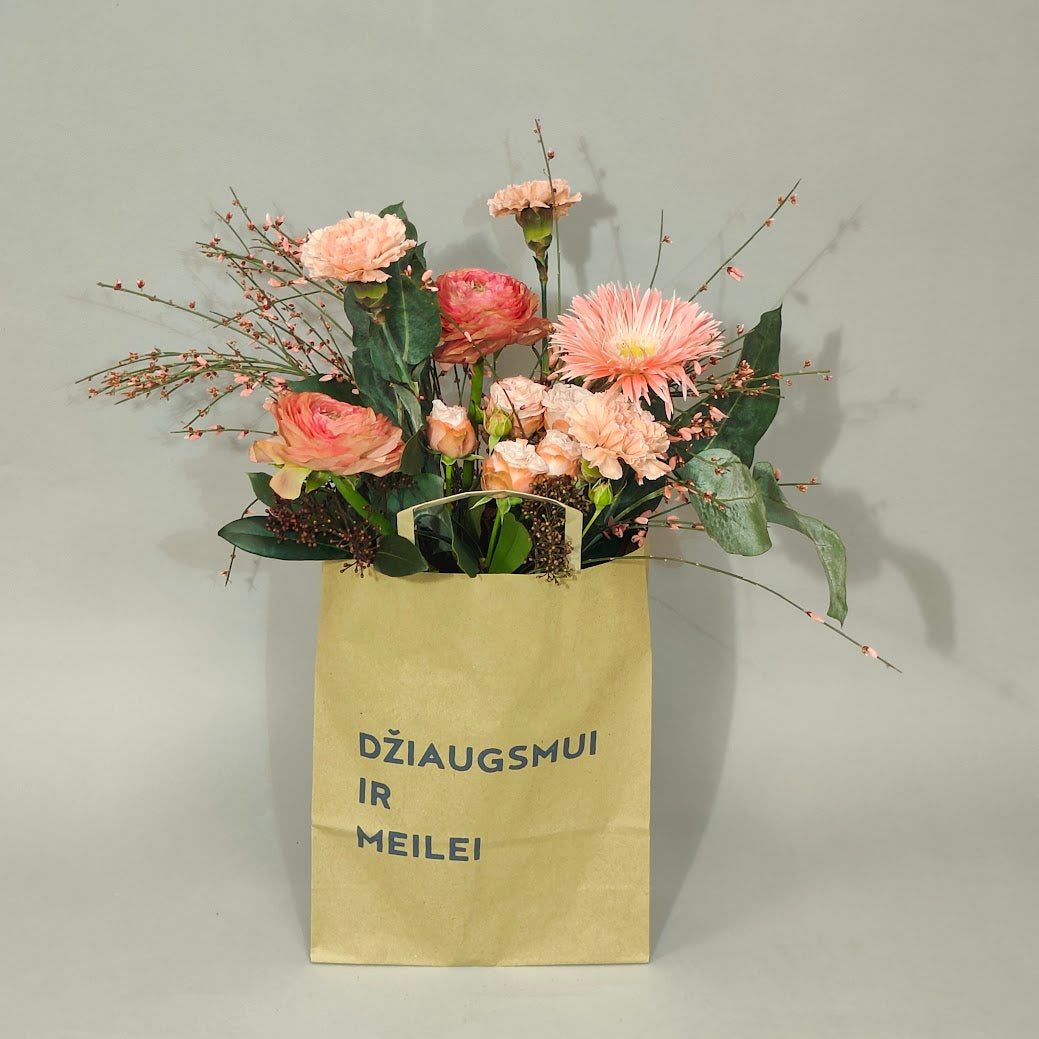 Gėlių krepšelis "Džiaugsmui ir meilei"